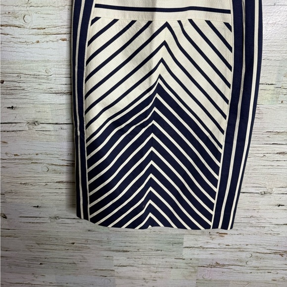J. Crew Navy and Cream Striped Pencil Skirt size 2 - Picture 2 of 6